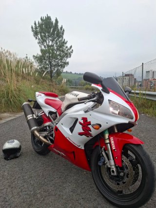 Yamaha YZF R1 1998