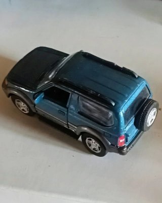 Land Cruiser 1/43 Azul verdoso o verde azulado.