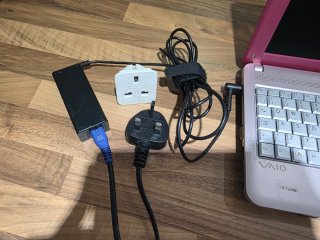 Mini Portátil Sony VAIO Rosa