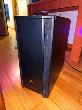 PC Gamer con luces RGB