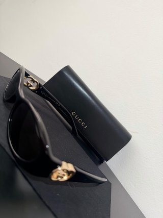 Gafas de Sol Gucci Mujer Negro y Dorado