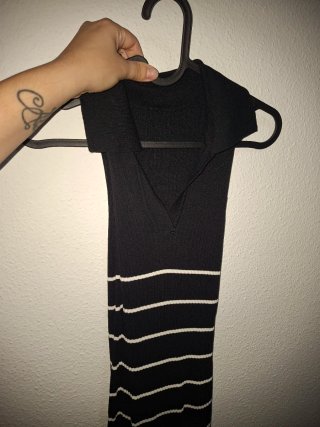 Vestido negro y blanco sin etiqueta