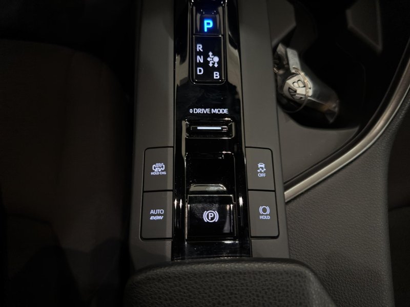 Toyota C-HR 2025, foto 28