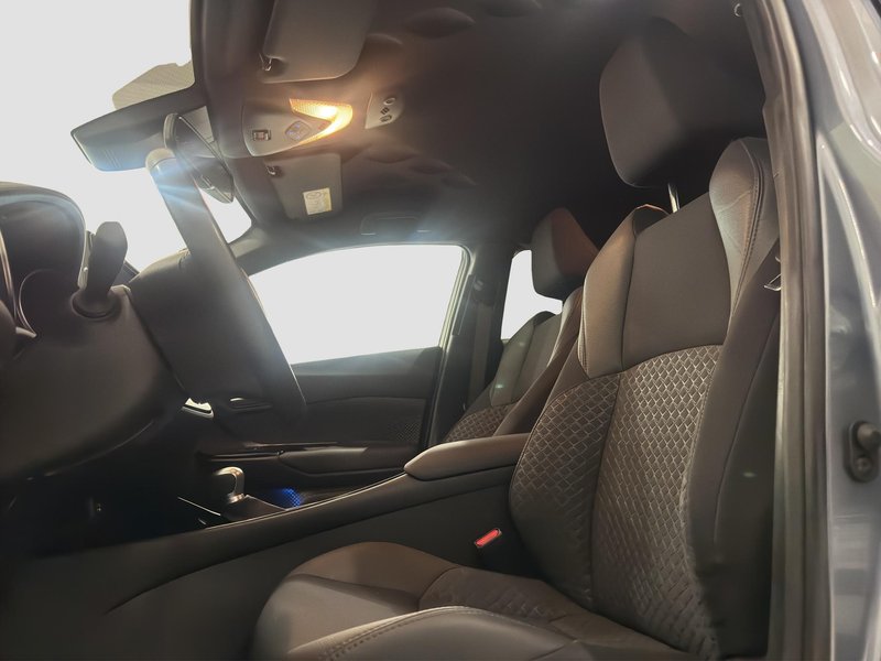 Toyota C-HR 2022, foto 12