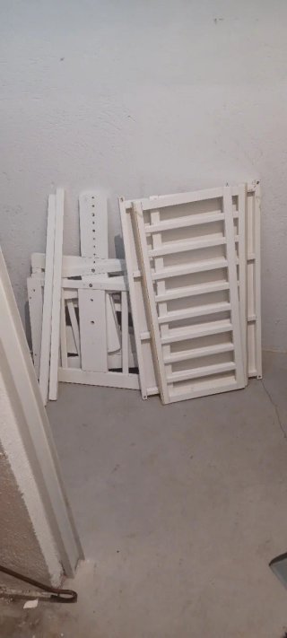 Se vende minicuna blanca