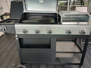 Barbacoa de gas nueva a estrenar