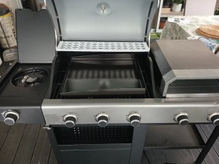 Barbacoa de gas nueva a estrenar