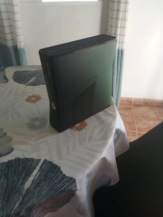 Dos 2 Xbox 360 Slim Negras  + Mandos y Cables