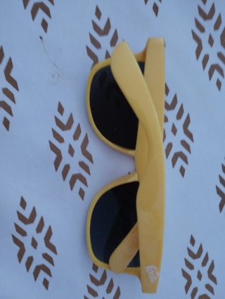 Gafas de sol amarillas