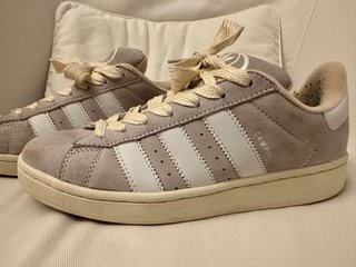 Adidas Campus Gris y Blanco