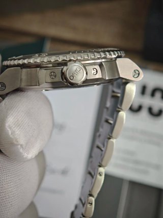 Oris Aquis Date Relief 01 733 7789 4153-07
