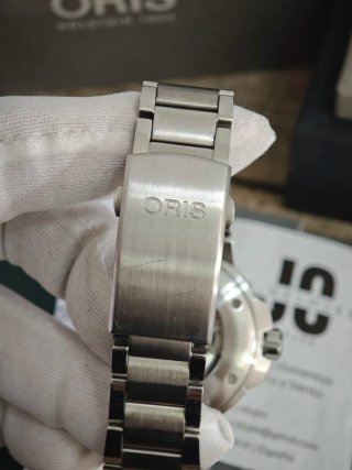 Oris Aquis Date Relief 01 733 7789 4153-07