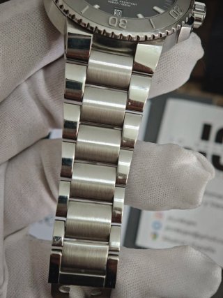 Oris Aquis Date Relief 01 733 7789 4153-07