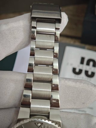 Oris Aquis Date Relief 01 733 7789 4153-07