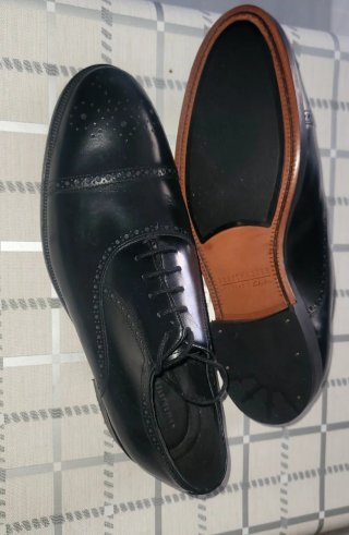 Shoes usa brand : Guess  -Clark's -Timberland