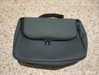 Neceser colgante gris