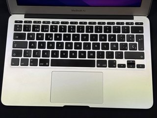 MacBook Air 11” 2015, i5/4GB/128GB Plata