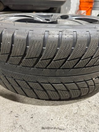 Llanta 225/50/17 Bridgestone RFT