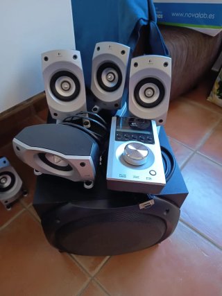 Altavoces Logitech THX 2.1 Plata