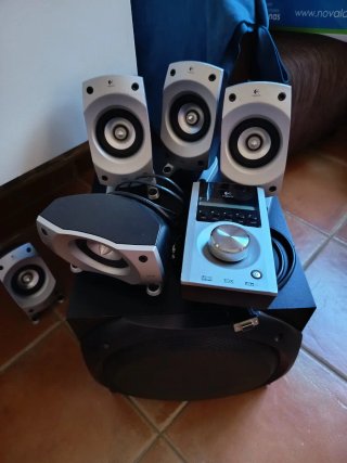 Altavoces Logitech THX 2.1 Plata
