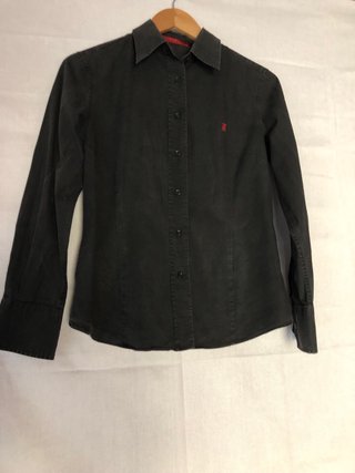 Camisa Carolina Herrera Negra y Roja