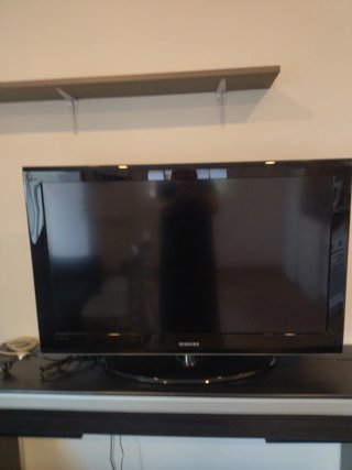 Samsung TV 40 LE40A558P3F con peana y mando