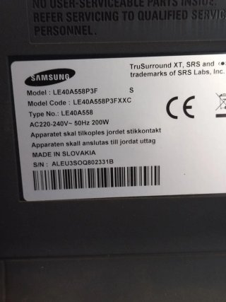 Samsung TV 40 LE40A558P3F con peana y mando