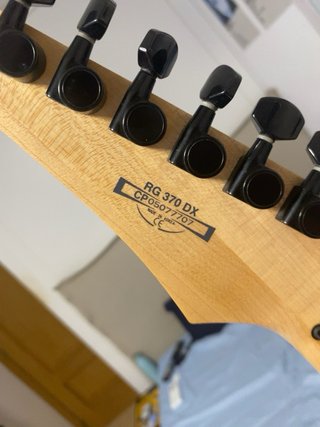Guitarra Eléctrica Ibanez Negra