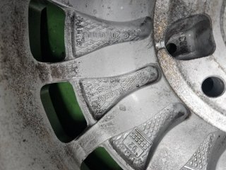 Llanta Mercedes 190 Gullideckel
