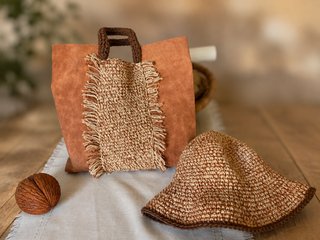 Bolso piel y sombrero croché a juego