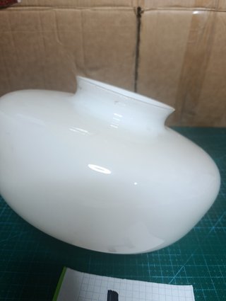 Grande tulipano in vetro opalino bianco tipo seta, modello 01