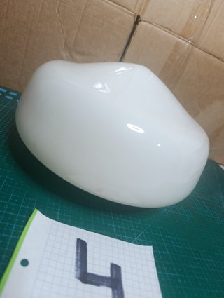 Grande tulipano in vetro opalino bianco tipo seta, modello 01