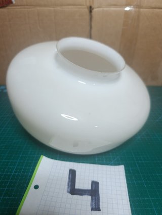 Grande tulipano in vetro opalino bianco tipo seta, modello 01