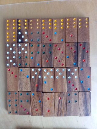 Juego de mesa de madera