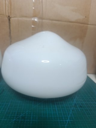 Coppia di tulipani grandi in vetro opalino bianco tipo seta