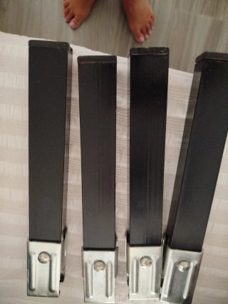 Juego 4 patas para cama negras
