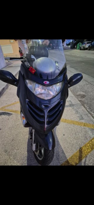 Moto Maxi Scooter 125cc Negra/Gris
