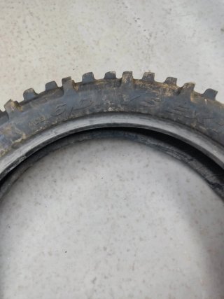 Neumático Enduro Metzeler trasero 140/80/18