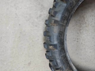 Neumático Enduro Metzeler trasero 140/80/18