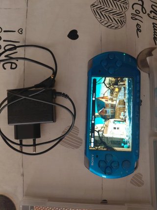 Consola PSP Azul + 4 Juegos
