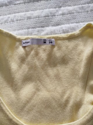 Top amarillo con volantes talla S