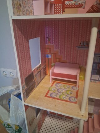 Casa de muñecas de madera