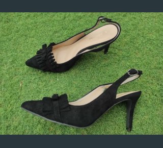 Zapatos de ante negro con volantes Uns vez usados