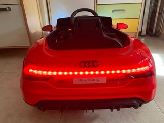 Coche Eléctrico Infantil Audi RS e-tron GT 12V