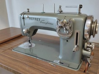 Máquina de coser Refrey Transforma