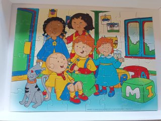 Lote de 3 puzzles: Toy Story; Caillou y Disney