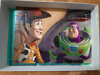 Lote de 3 puzzles: Toy Story; Caillou y Disney