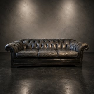 Sofà Chesterfield britannico in pelle grigio fumo