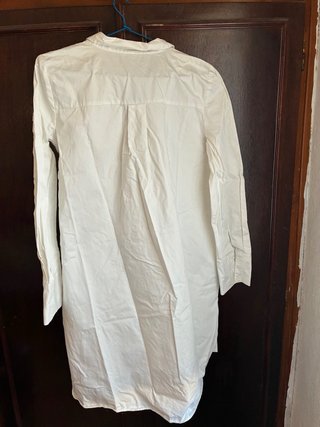 Blusón elegante TRF blanco con detalles