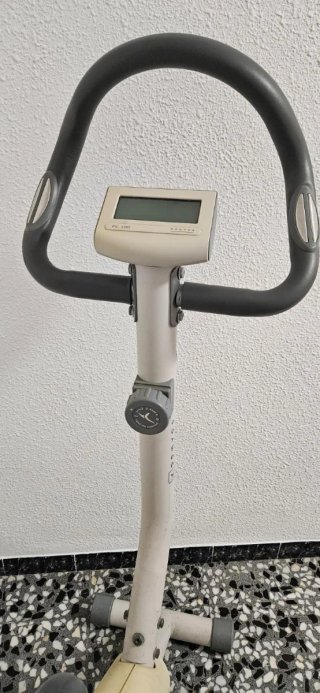 Bicicleta estática para hacer ejercicio